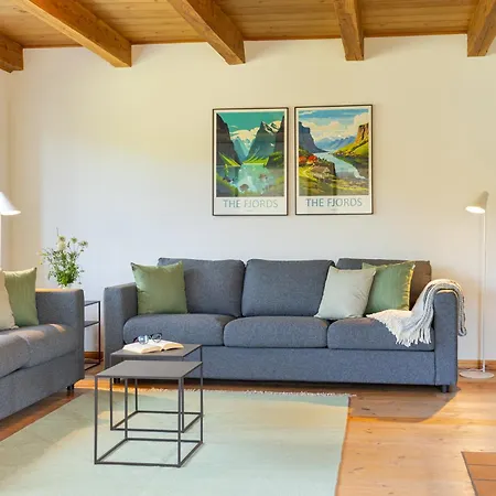 Holiday home Reetdachhaus Stavanger